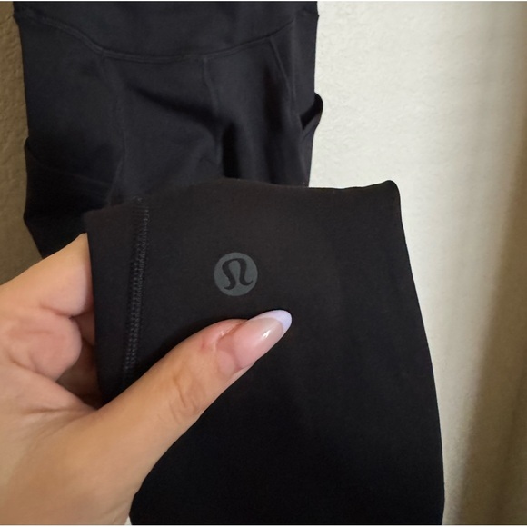 Lululemon Fast and‎ Free High-Rise Fleece Tight 28" *Pockets Size 0 in Black - Picture 9 of 10